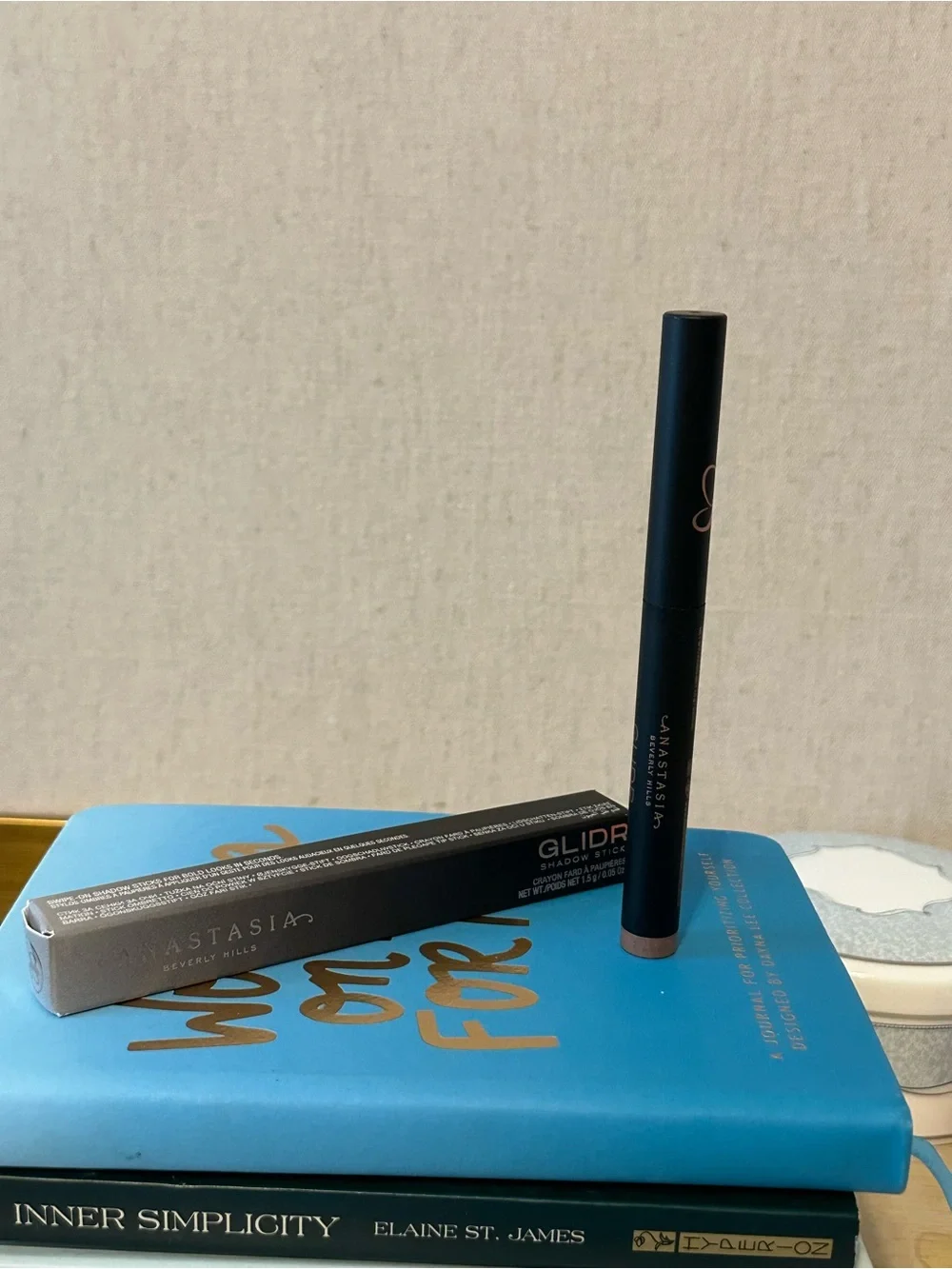 Anastasia Beverly Hills Glidr Shadow Stick  — Champagne Ice